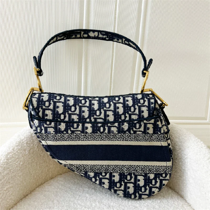 Dior Bags: Elegant, Stylish, TimelessDior Medium Saddle Bag in Dark Blue Oblique Canvas AGHW