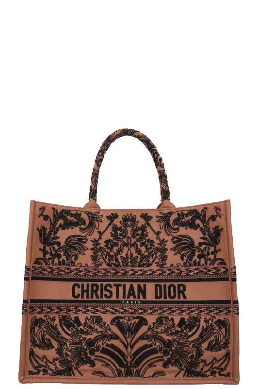 Dior’s Signature Bags – The Epitome of LuxuryCHRISTIAN DIOR Large Book Tote Leather Brown Black