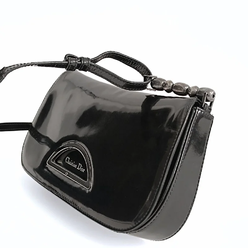 Mastering the Art of Fashion with DiorDIOR Dior Christian Dior Maris Pearl shoulder baguette in black patent leather