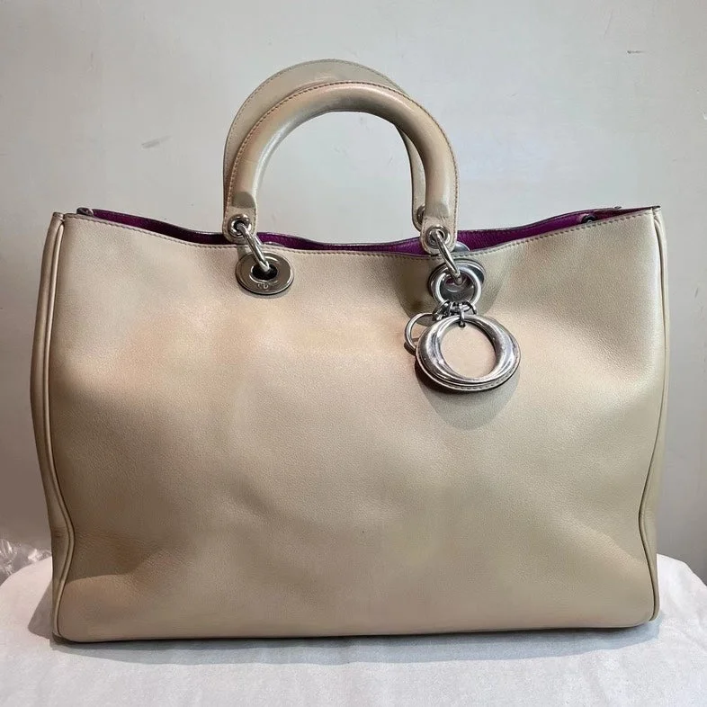 Discover the Ultimate Luxury: Dior BagsDior Beige Leather VIP Tote Bag Medium