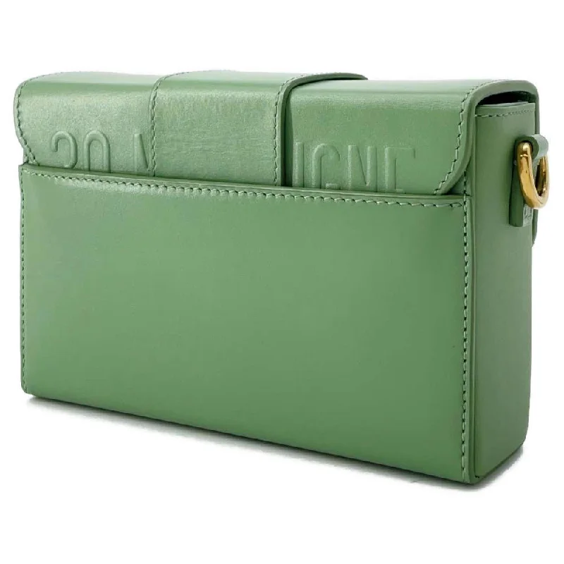 Dior’s Signature Bags – The Epitome of LuxuryDior 30Montaigne Shoulder Bag Green Leather