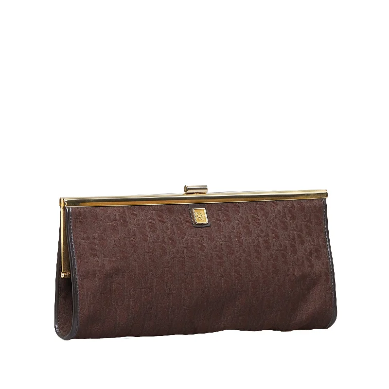 Step into the World of Luxury with DiorChristian Dior Oblique Clutch Clutch Bag