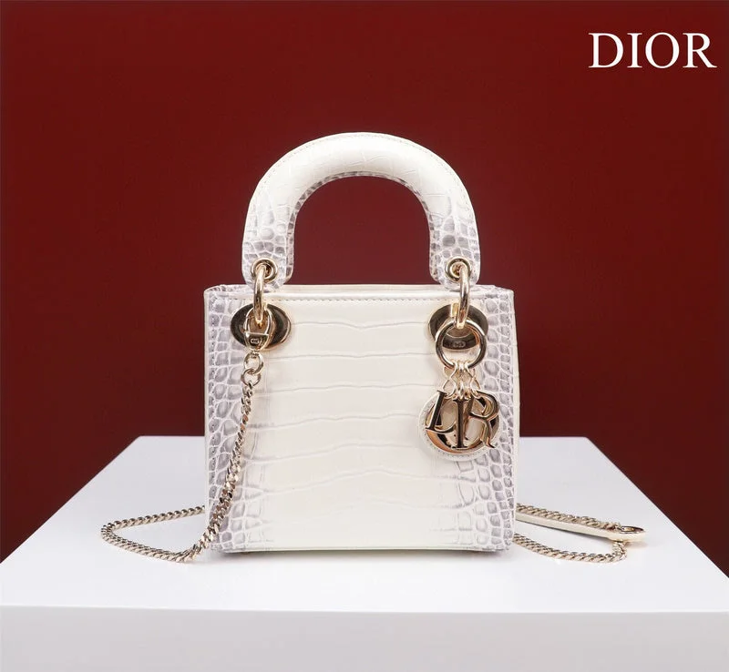 Effortless Style: The Dior BagChristian Dior Bag