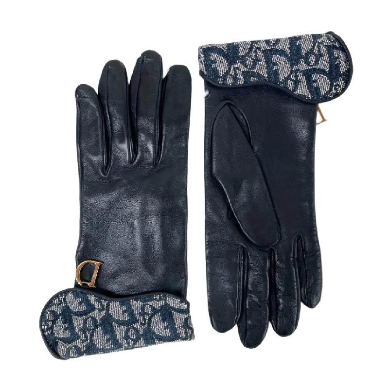 Experience Classic Elegance with Dior BagsChristian Dior Saddle Trotter Gloves