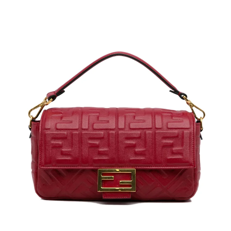 Fendi Street Style Must-Have -Fendi Medium Embossed Zucca Baguette (SHG-nWpDEM)