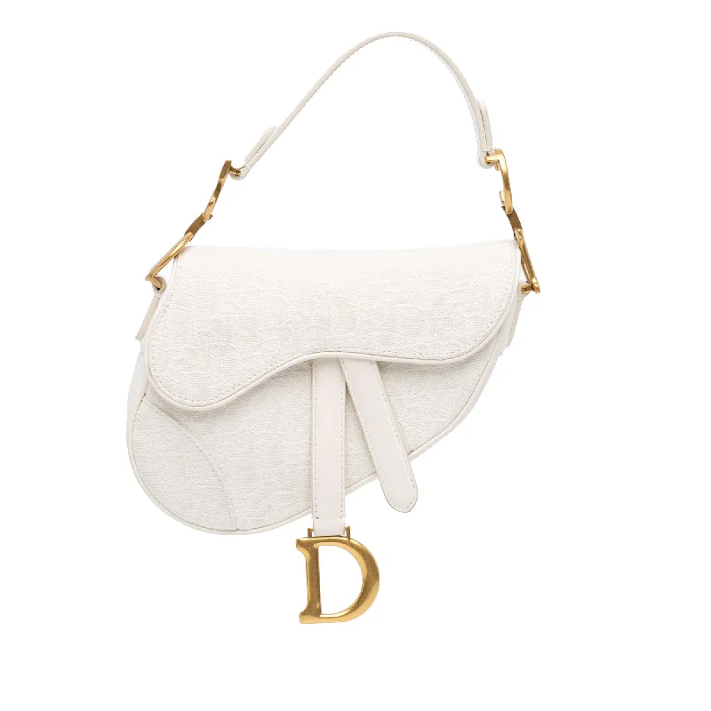 Crafted with Excellence: Dior HandbagsDior Mini Oblique Saddle (SHG-z2lCKN)