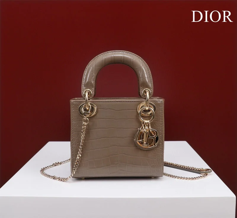 Dior’s Elegant Touch on Luxury AccessoriesChristian Dior Bag