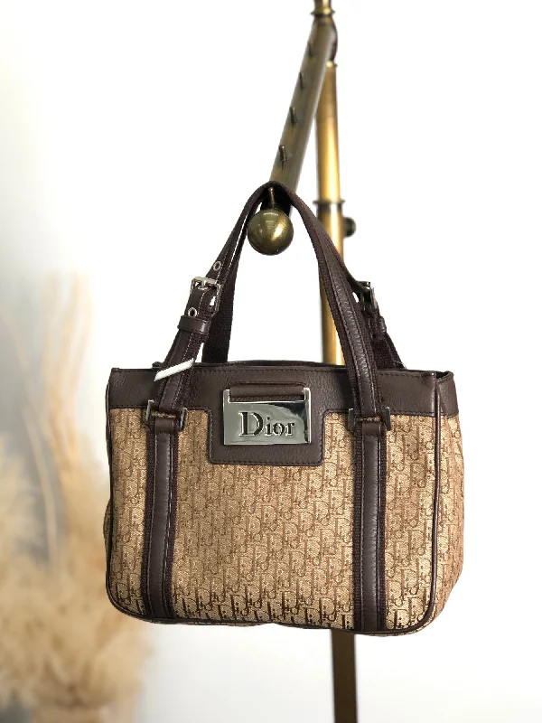 Discover Dior: Bags That Make a StatementChristian Dior Street Chic Handbag Brown Vintage vh7zt6