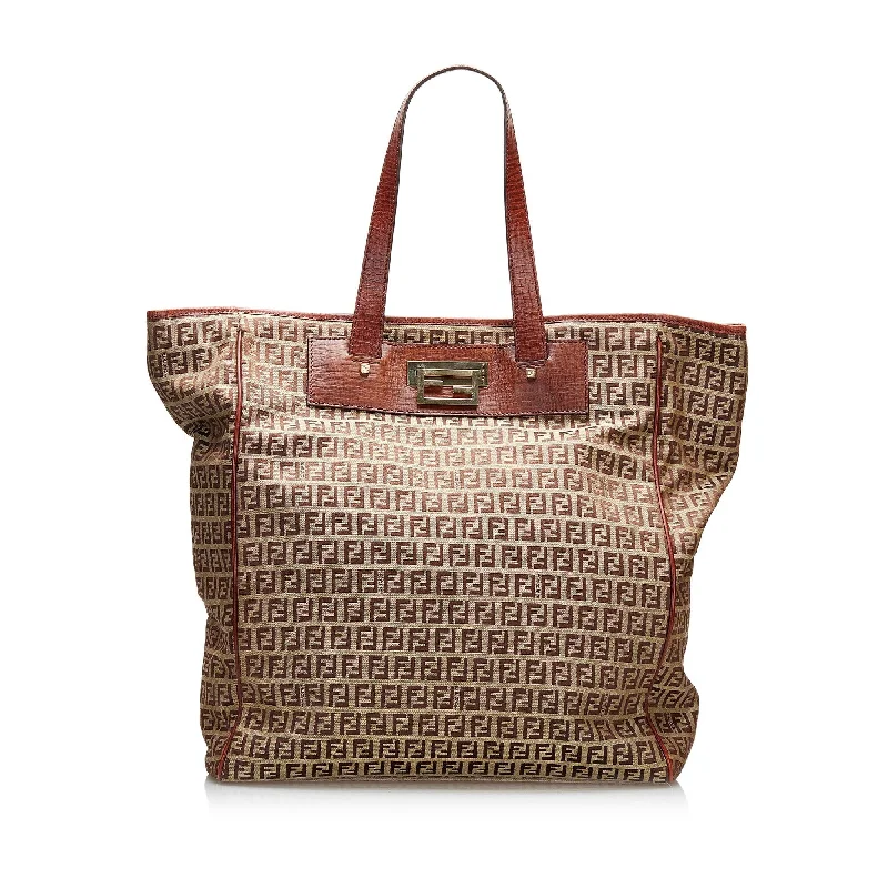 Fendi Street Style Must-Have -Fendi Zucchino Tote