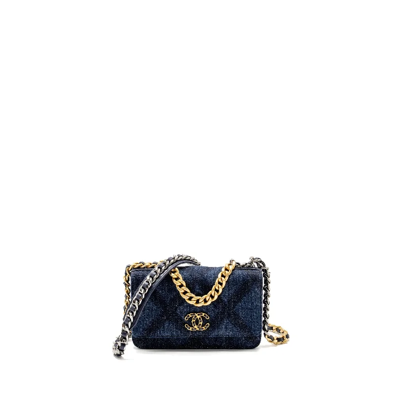 Chanel Everyday Bag -Chanel 19 Wallet on Chain Denim Blue Multicolour Hardware (Microchip)