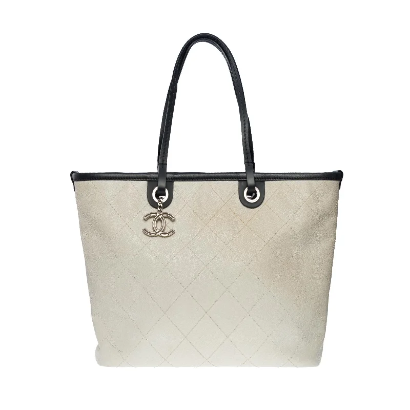 Chanel Iconic Parisian Bag -CHANEL Amazing Shopping Tote bag in White Caviar quilted leather, SHW