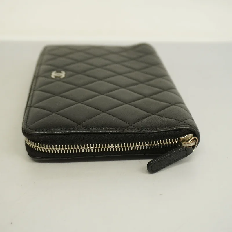 Chanel Holiday Edition Bag -CHANELAuth  Matelasse Silver Metal Fittings Women's Lambskin Long Wallet