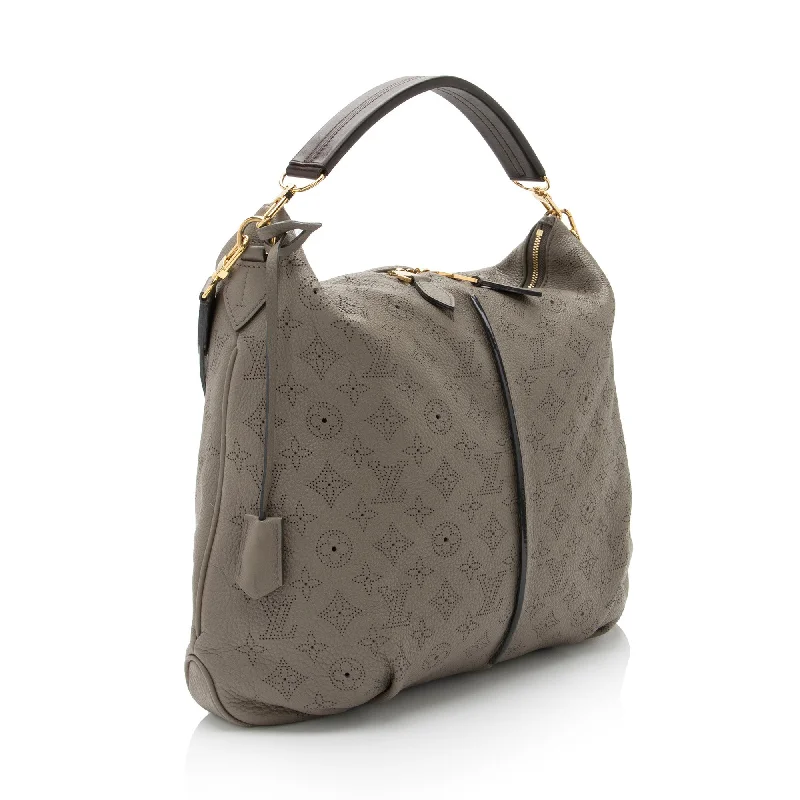 LV High-Fashion Glam Bag -Louis Vuitton Mahina Leather Selene MM Shoulder Bag (SHF-QeOxAV)