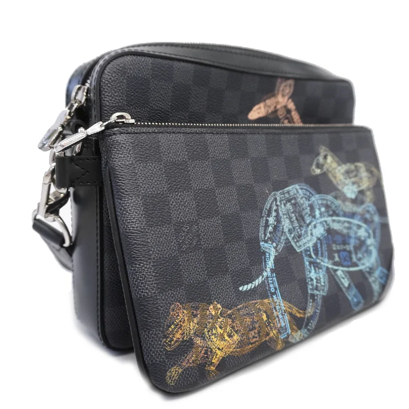 LV Exclusive Runway Edition -Louis VuittonAuth  Damier Graphite Trio Messenger N58040 Men's Shoulder Bag